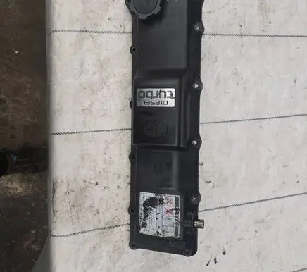 Toyota Land Cruiser (FJ80) Engine cover (trim)