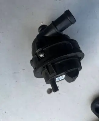 Jeep Renegade Electric auxiliary coolant/water pump 52076512