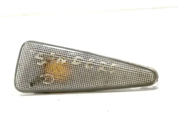 Dacia Sandero Front fender indicator light 8200602765