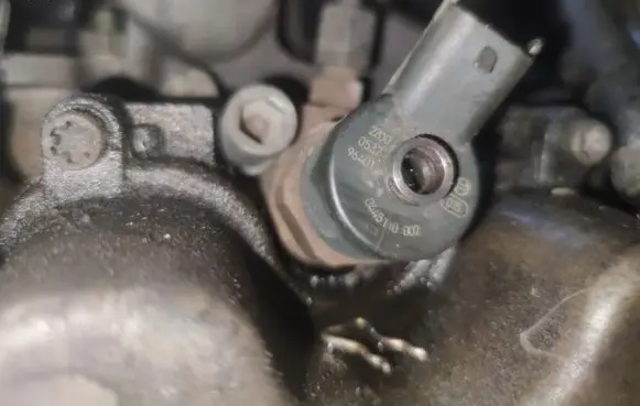 Alfa Romeo 166 Fuel injector 0445110002