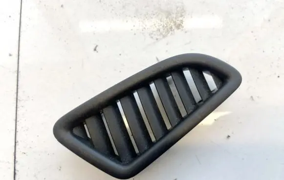 Mercedes-Benz C W205 Dash center air vent grill JC2400067
