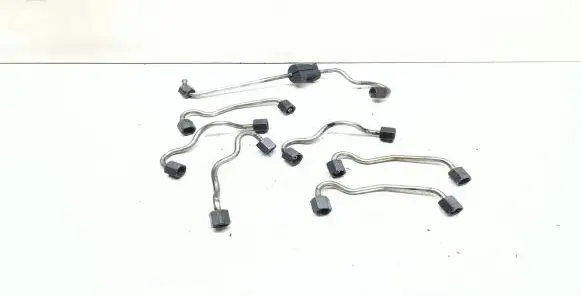BMW 5 E60 E61 Fuel injector supply line/pipe 
