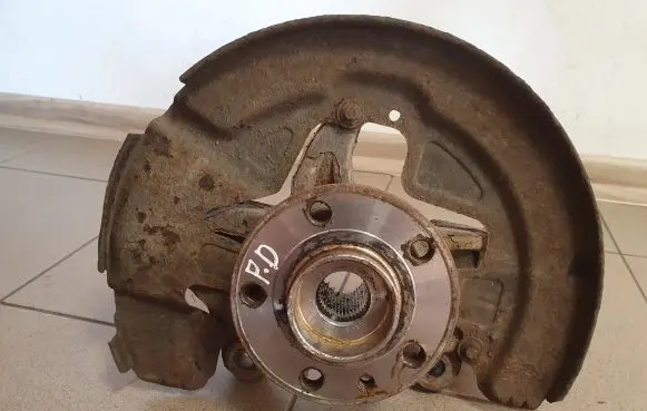 Volvo V70 Front wheel hub