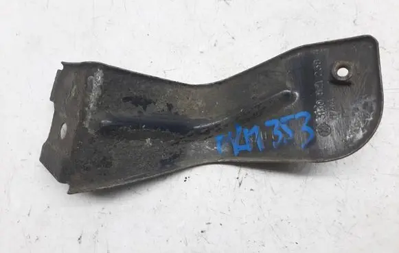 Volkswagen PASSAT B5.5 Fender mounting bracket 3B0821238A