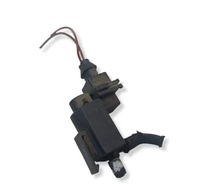 BMW 5 E39 Turbo solenoid valve 72234100