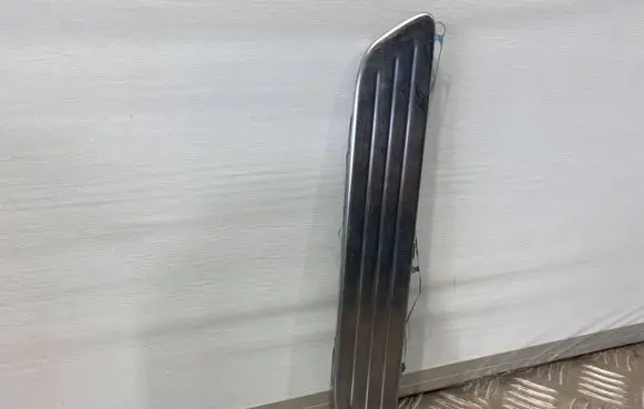Porsche Cayenne (92A) Side skirt rear trim 