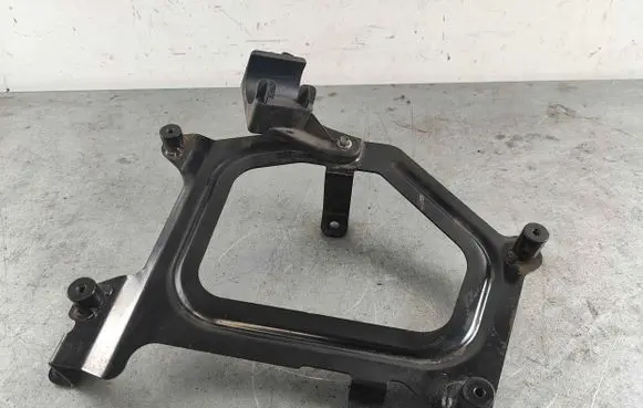 Jaguar F-Pace Other engine bay part T2H9445