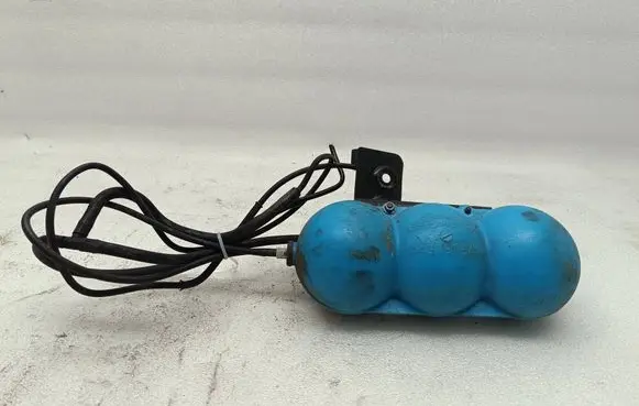 Audi A6 S6 C6 4F Vacuum air tank 443131541
