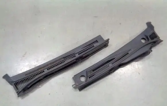 Suzuki Grand Vitara II Wiper trim