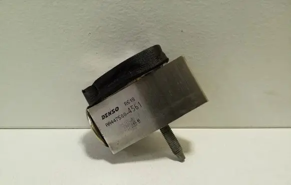 Jeep Cherokee Air conditioning (A/C) expansion valve AA4475004561