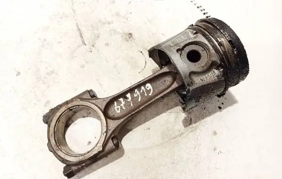Volvo V50 Piston with connecting rod 085190