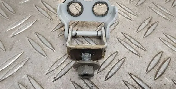Toyota Yaris Tailgate/trunk/boot hinge