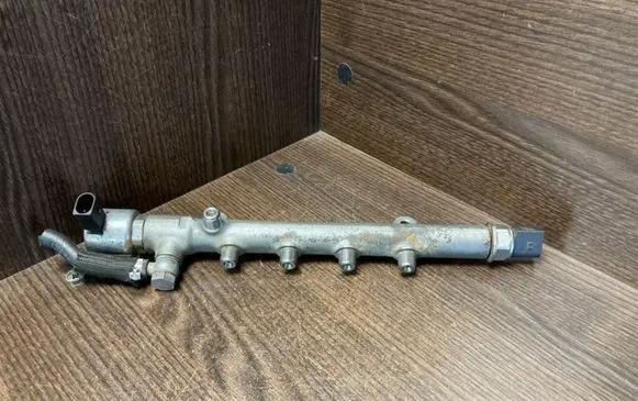 Mercedes-Benz Sprinter W901 W902 W903 W904 Fuel main line pipe 6110700095 0445214004