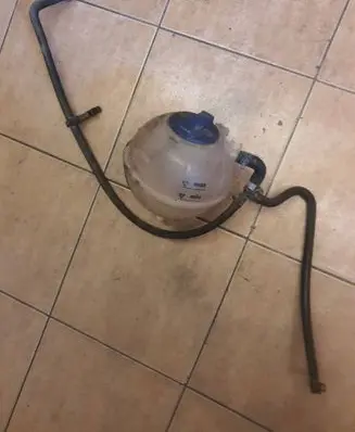 Volkswagen Multivan T4 Coolant expansion tank/reservoir 701121407B