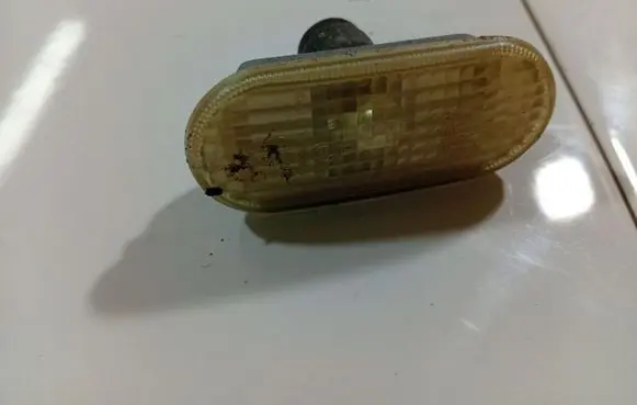 Volkswagen PASSAT B5 Front fender indicator light 1J0949117