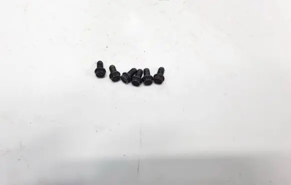 Volkswagen Golf V Nuts/bolts 
