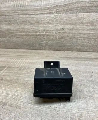 Peugeot 407 Glow plug pre-heat relay 0281003018