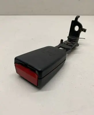 Mercedes-Benz ML W164 Rear seatbelt buckle A1648601569 303102