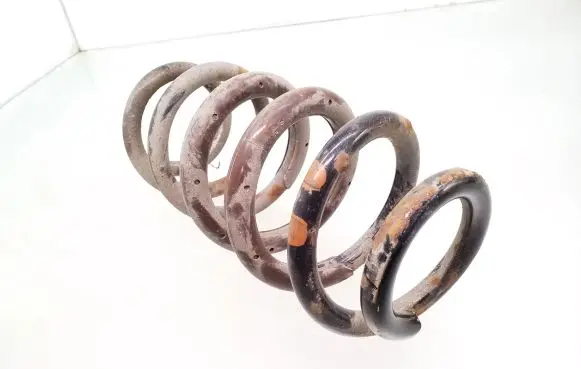 Toyota RAV 4 (XA40) Rear coil spring