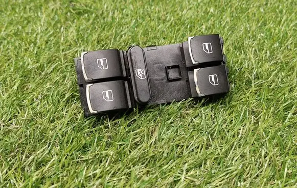 Volkswagen PASSAT CC Electric window control switch 3C8959857