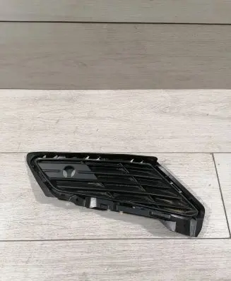 Citroen DS7 Crossback Front bumper lower grill 9831207977