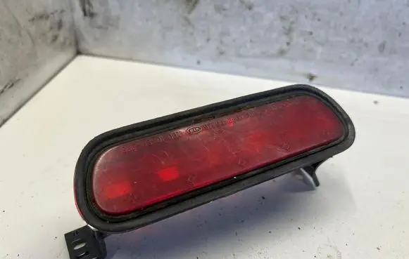 KIA Sorento Third/center stoplight 927003E0