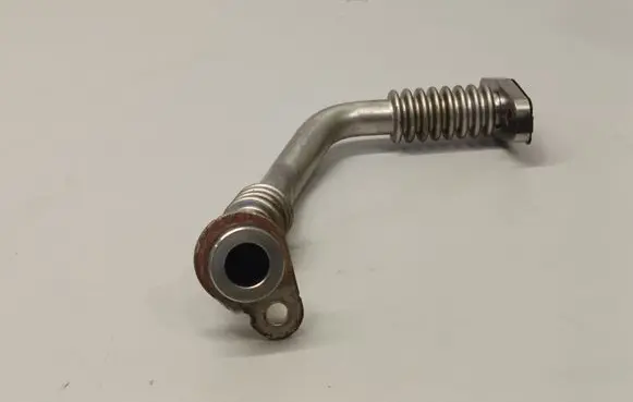 Volkswagen Golf VII Turbo turbocharger oiling pipe/hose 04L145735E