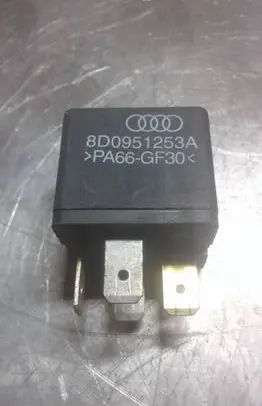 Volkswagen PASSAT B6 Other relay 8D0951253A PA66GF50