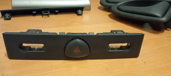 Renault Clio II Hazard light switch 8200071224 8200069055 8200071227