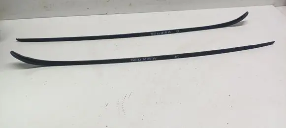 Volkswagen Touran II Windshield trim 1T0854327