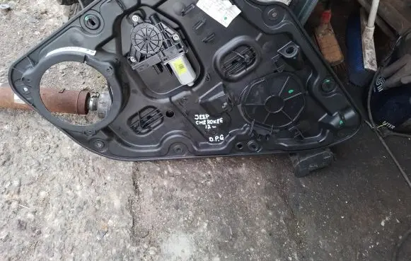 Jeep Grand Cherokee Rear door window regulator with motor