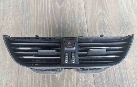 Ford Focus Dashboard air vent grill cover trim JX7B19K617