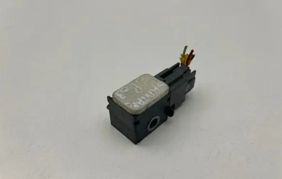 Hyundai Santa Fe Airbag deployment crash/impact sensor 959202B000 SA320080000