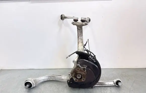 Audi Q7 4M Front wheel hub 4M0407560