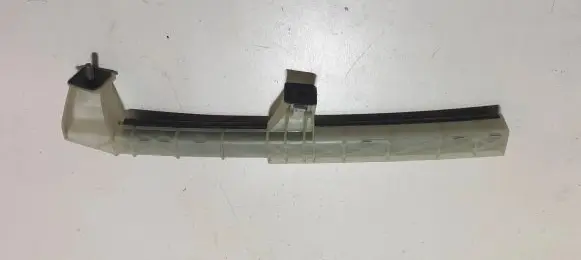 Renault Clio V Rear door windshield rail 822165139R
