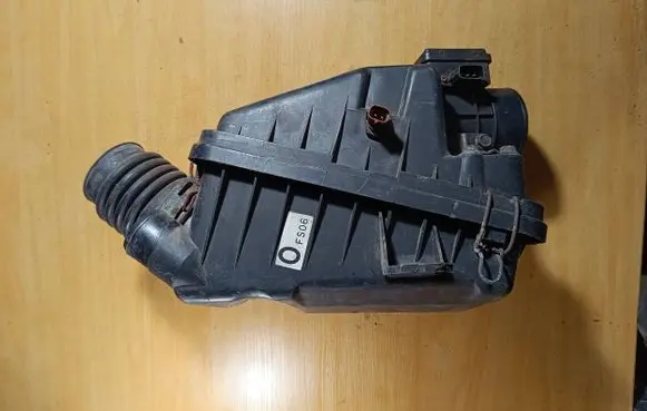 Mazda 626 Mass air flow meter E5T51071 B577