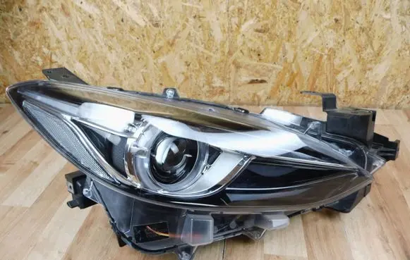 Mazda 3 III Headlight/headlamp BHR251030 BHN351030