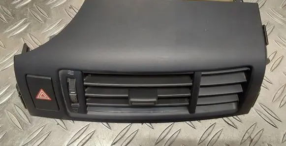 Toyota Verso Dash center air vent grill 556700F060 556700F030