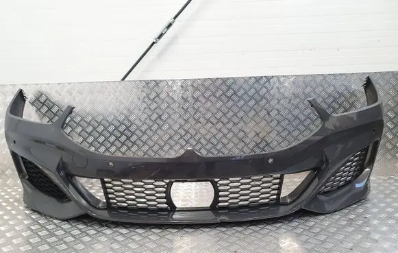 BMW 8 G15 Front bumper 8076177 8075280