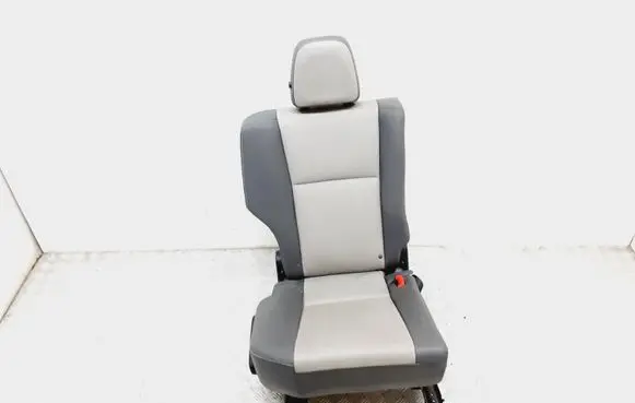 Toyota RAV 4 (XA40) Rear seat 