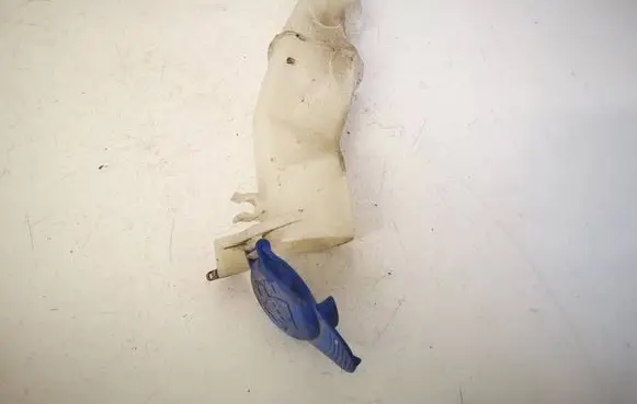 Volvo V70 Windshield washer fluid reservoir/tank 9178568