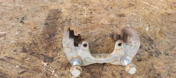 Volkswagen Transporter - Caravelle T5 Front Brake Caliper Pad/Carrier 