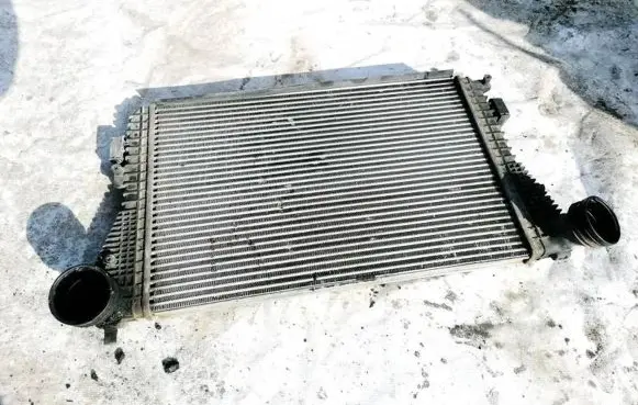 Volkswagen Touran I Intercooler radiator 1k0145803e
