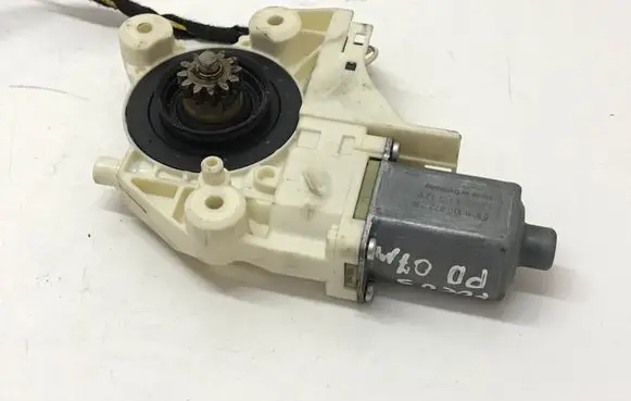 Ford Focus Front door window regulator motor 4M5T14553 0130822216