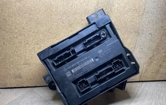 Audi A4 S4 B8 8K Comfort/convenience module 8K0907064HE 8K0907064GE
