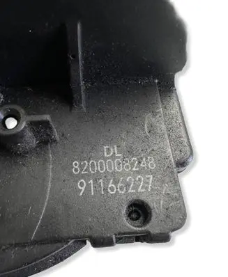 Opel Vivaro Front door lock 8200008248