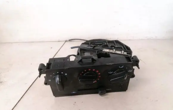 Nissan Micra Climate control unit