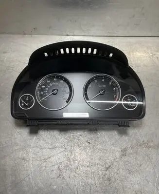 BMW 5 F10 F11 Speedometer (instrument cluster) 9249343