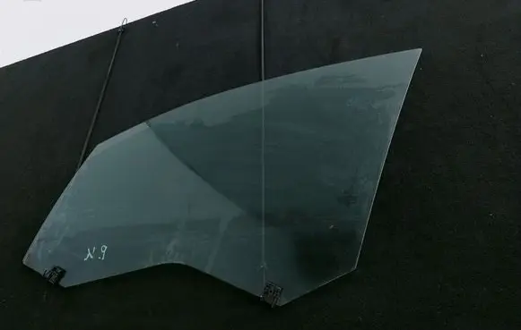 Citroen C5 Front door window glass four-door 43R-000929 E000189