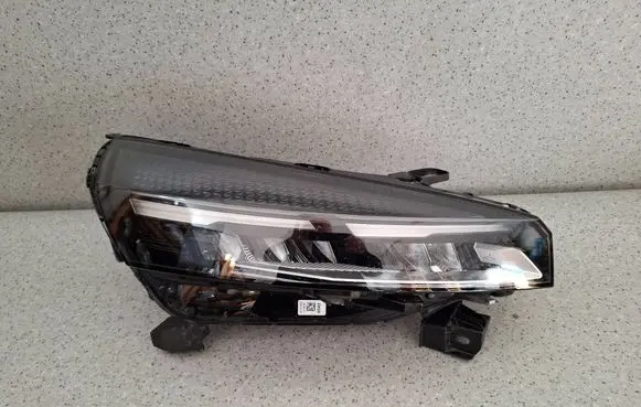 Renault Clio V Headlight/headlamp 260103507R 149R006600 01081599900010